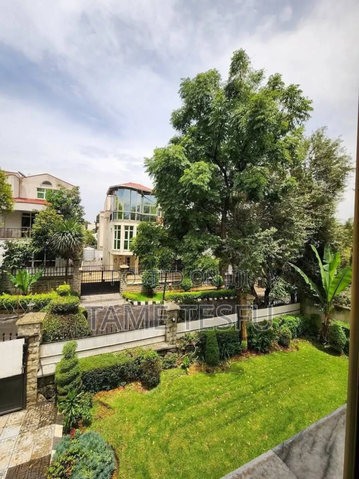 Furnished 6bdrm House in Sunshine, Yeka for sale