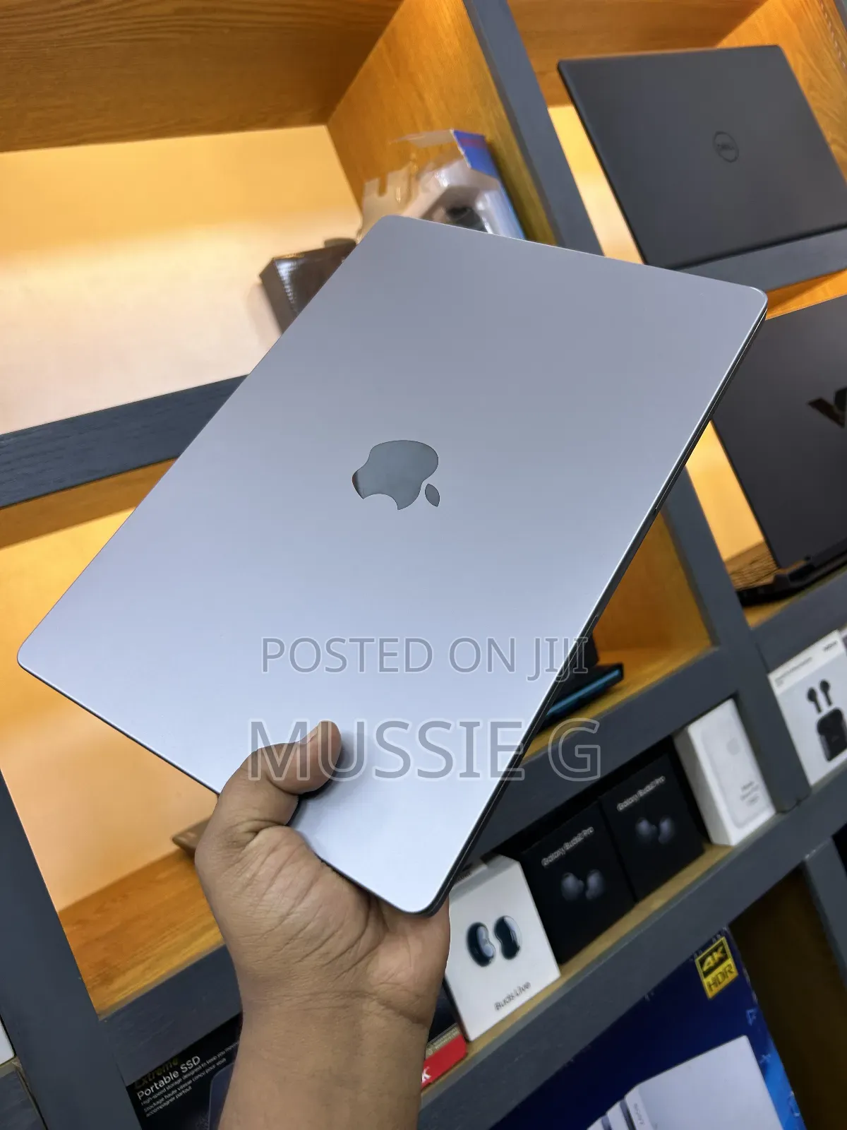 Laptop Apple MacBook Pro 2023 M3 14-Inch 8GB Apple M3 SSD 512GB