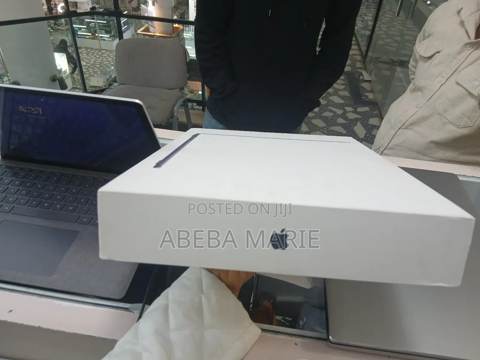 New Laptop Apple MacBook Air 2025 M4 15-Inch 16GB Apple M4 SSD 256GB