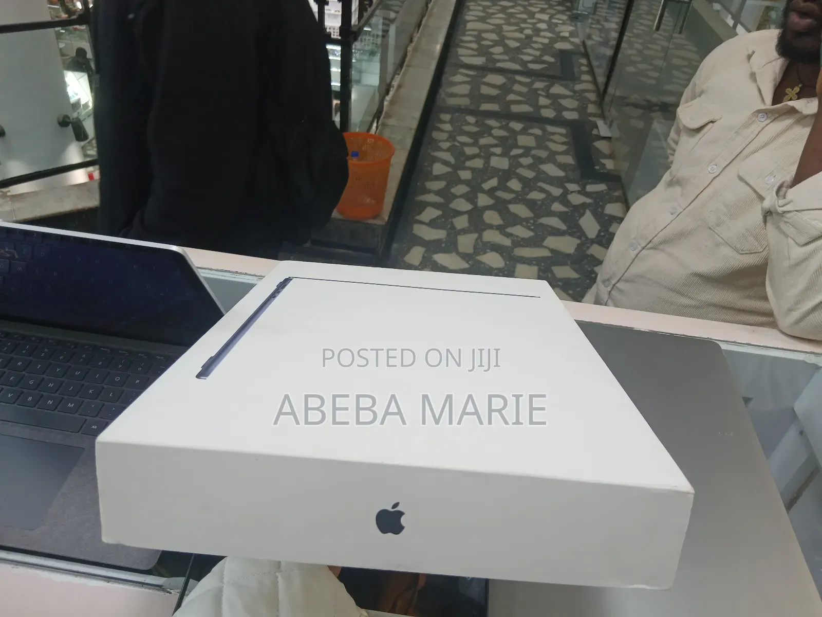 New Laptop Apple MacBook Air 2025 M4 15-Inch 16GB Apple M4 SSD 256GB