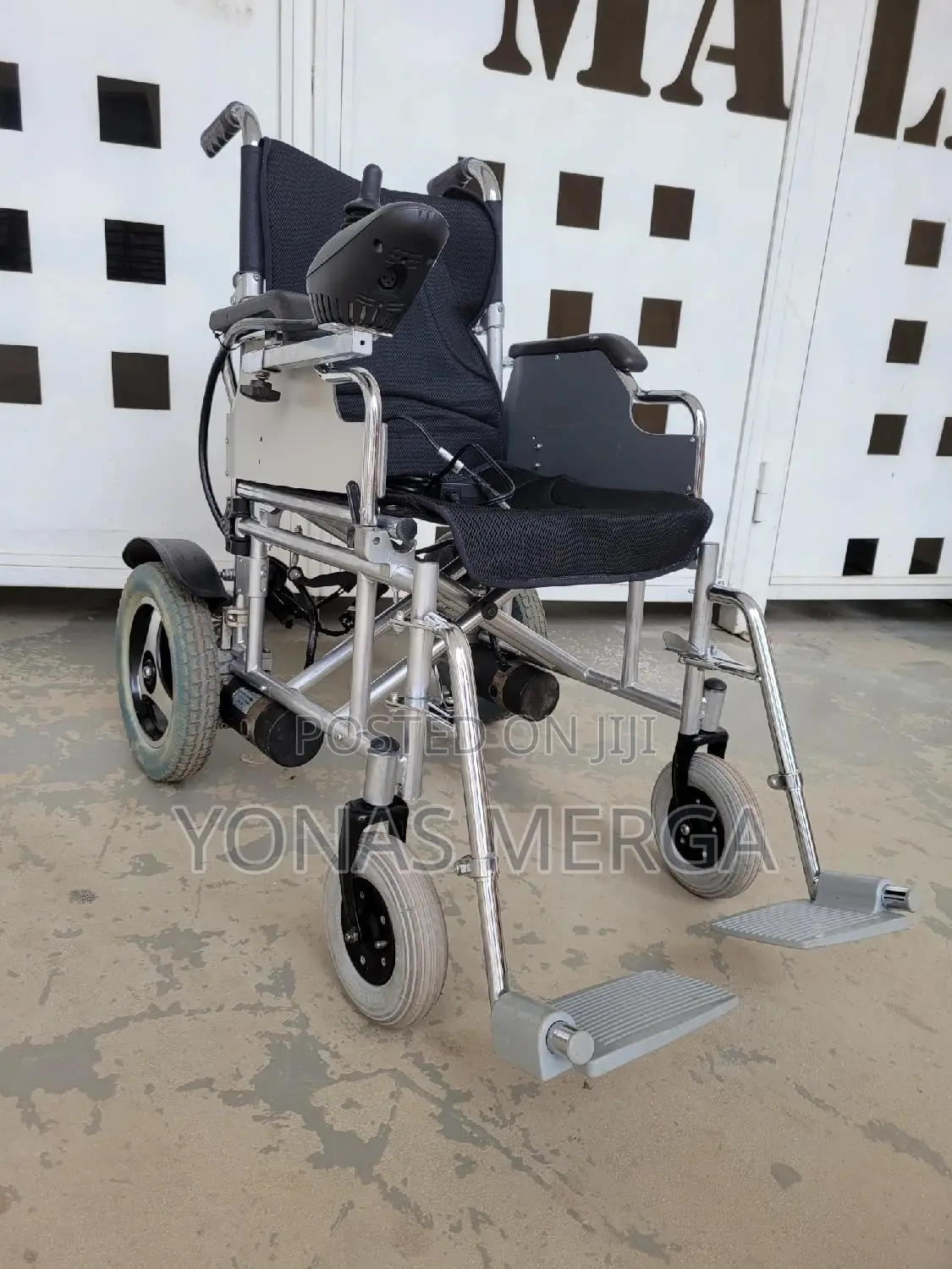 Easy Move Electronic Wheelchair葬蔣analog Moter Wheelchair