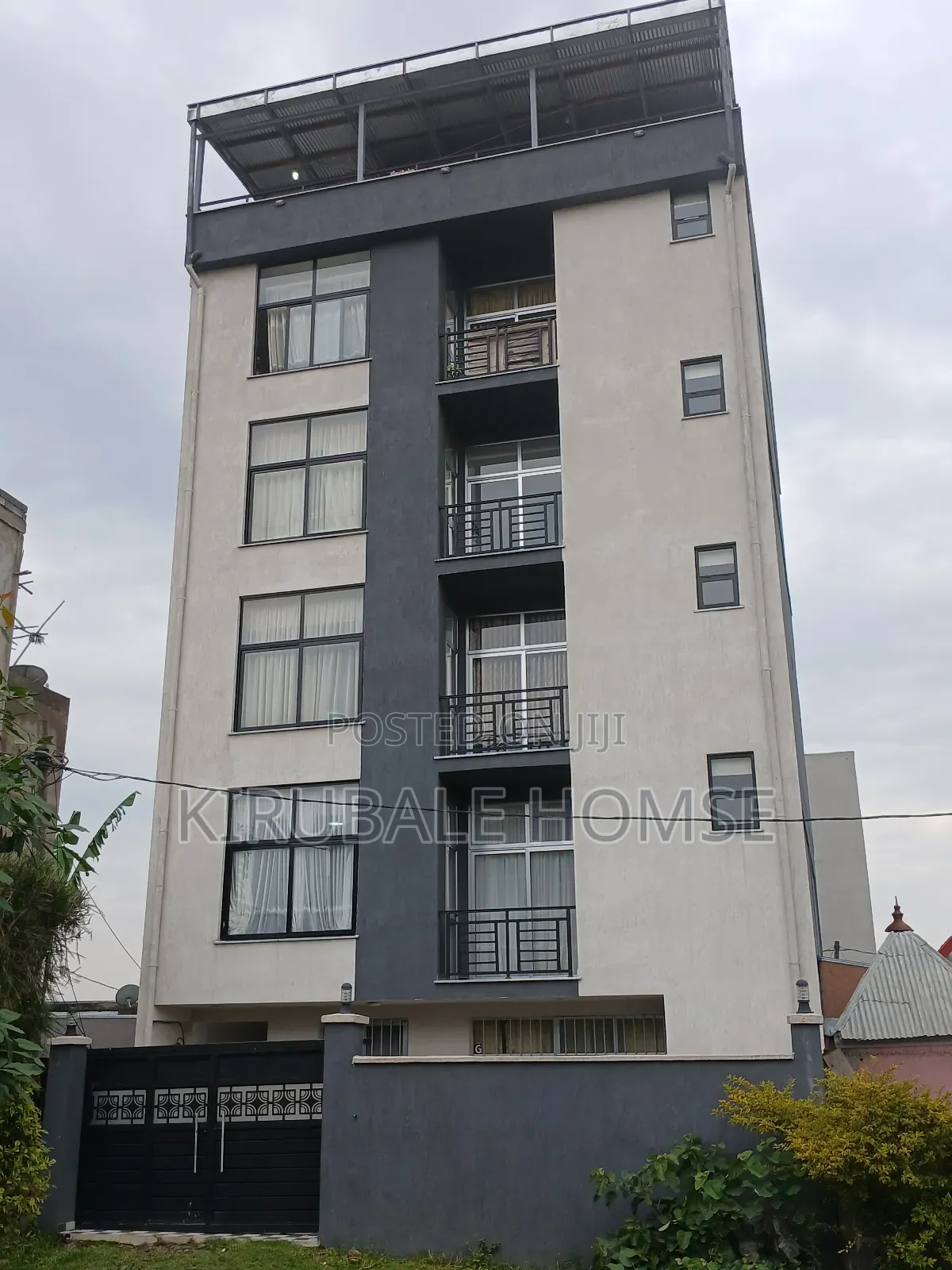 16bdrm Apartment in Samit Safari, Bole for sale