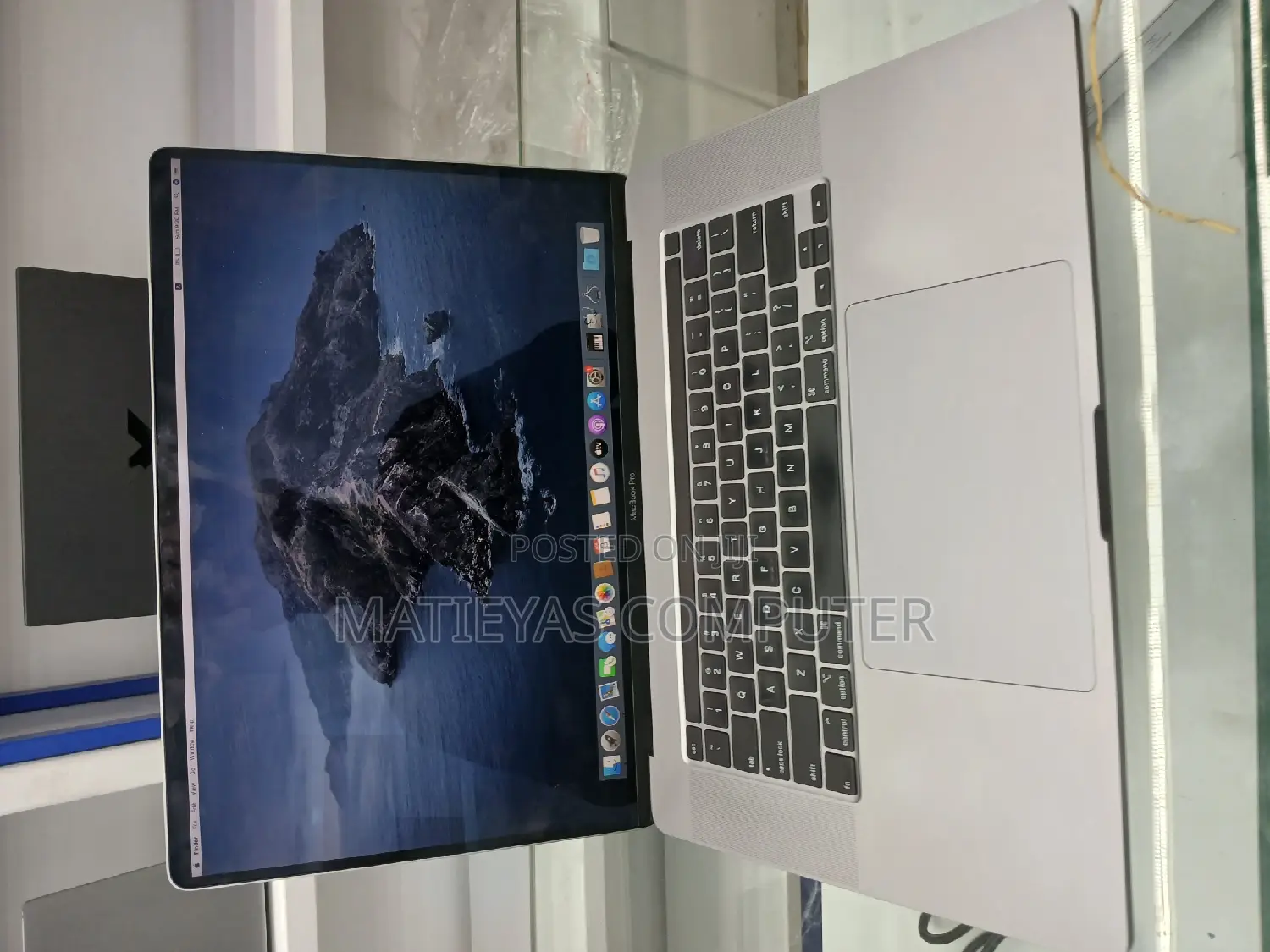 New Laptop Apple MacBook Pro 2019 32GB Intel Core I7 SSD 1T