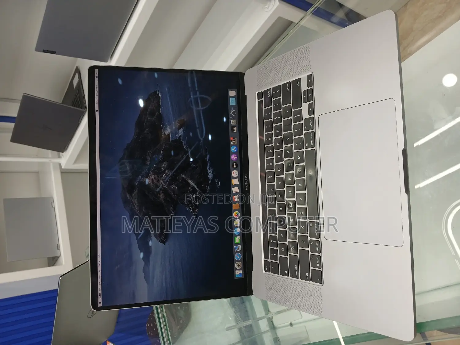 New Laptop Apple MacBook Pro 2019 32GB Intel Core I7 SSD 1T