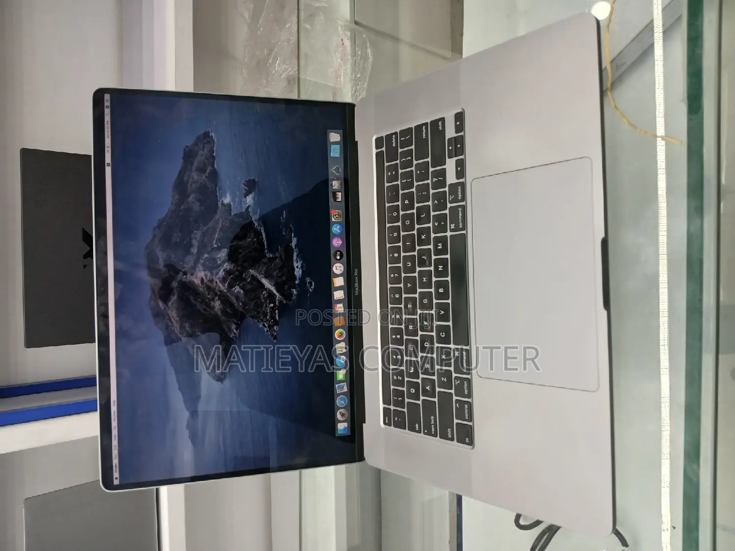 New Laptop Apple MacBook Pro 2019 32GB Intel Core I7 SSD 1T