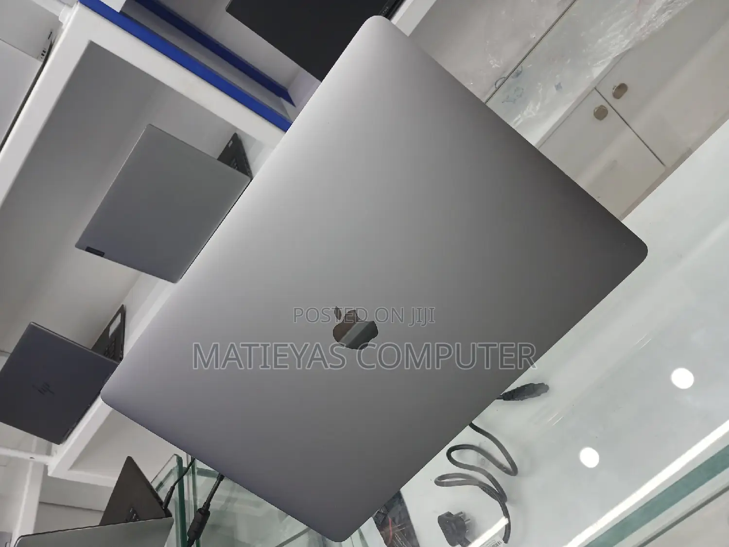 New Laptop Apple MacBook Pro 2019 32GB Intel Core I7 SSD 1T