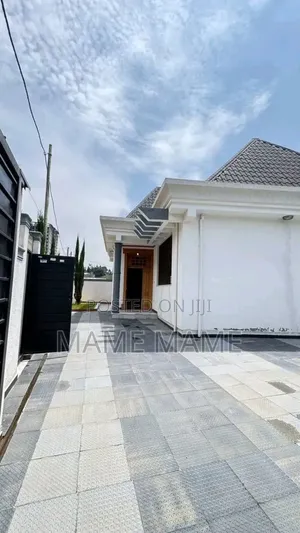 5bdrm Villa in Addis Abeba, Bole for sale