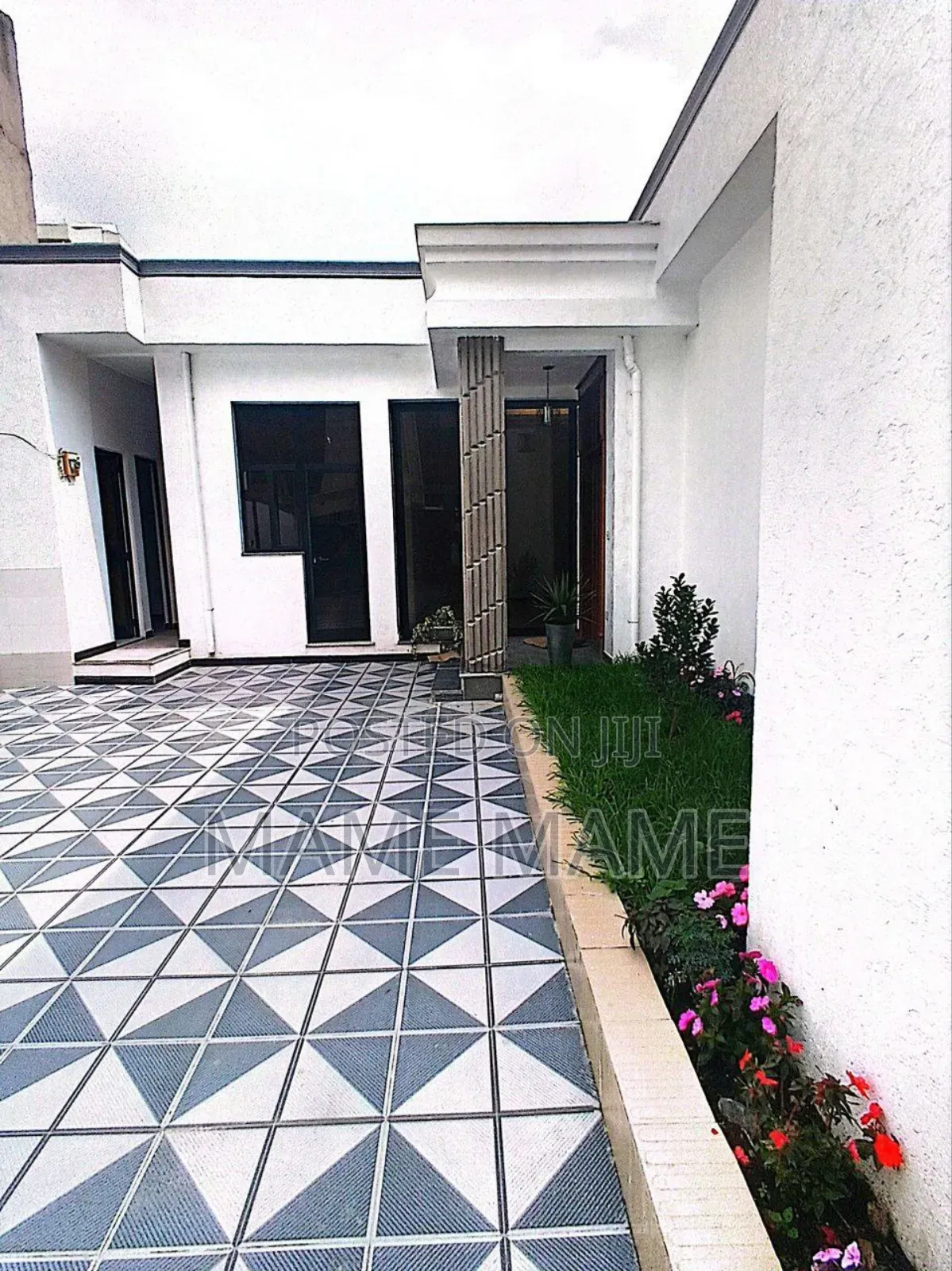 5bdrm Villa in Addis Abeba, Bole for sale