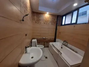 9bdrm House in Addis Abeba, Bole for sale