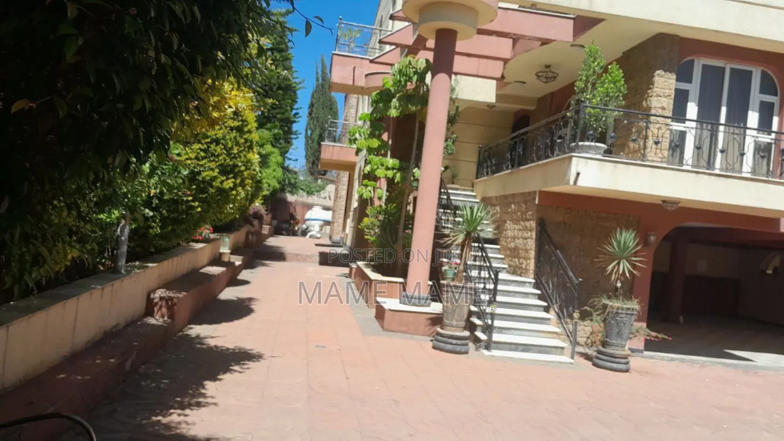 9bdrm House in Addis Abeba, Bole for sale