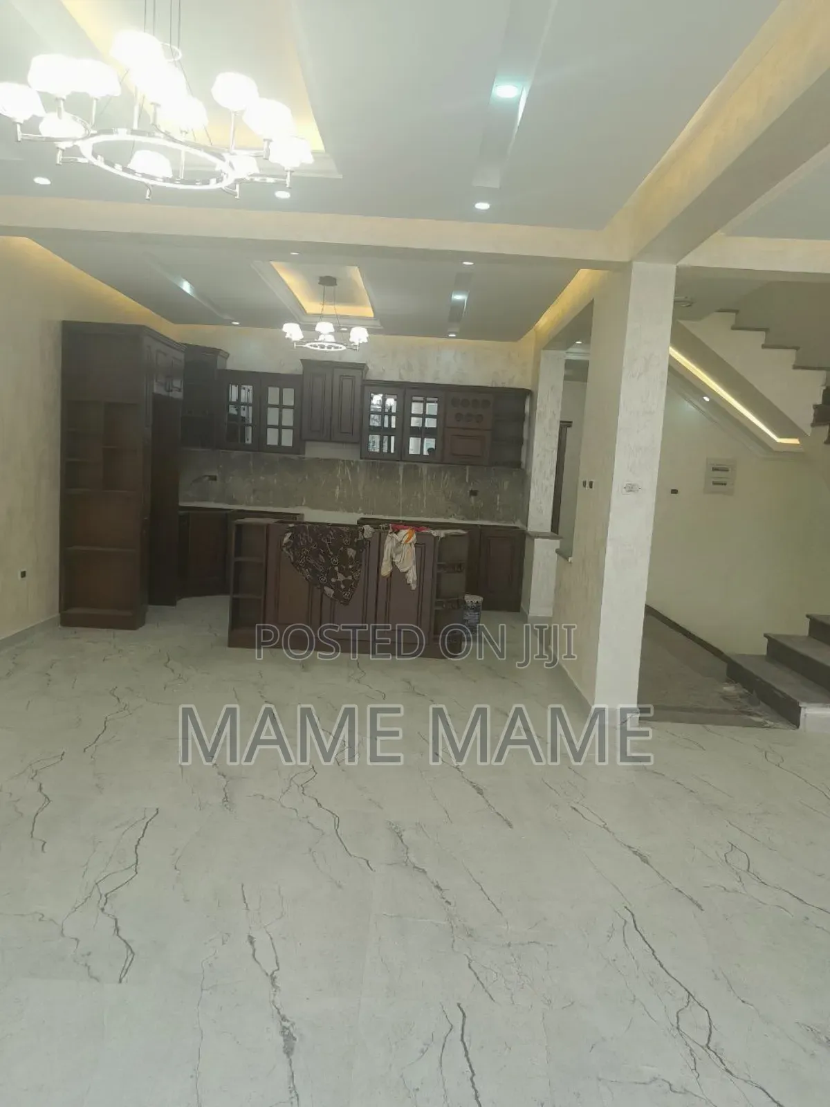 8bdrm House in Addis Abeba, Bole for sale