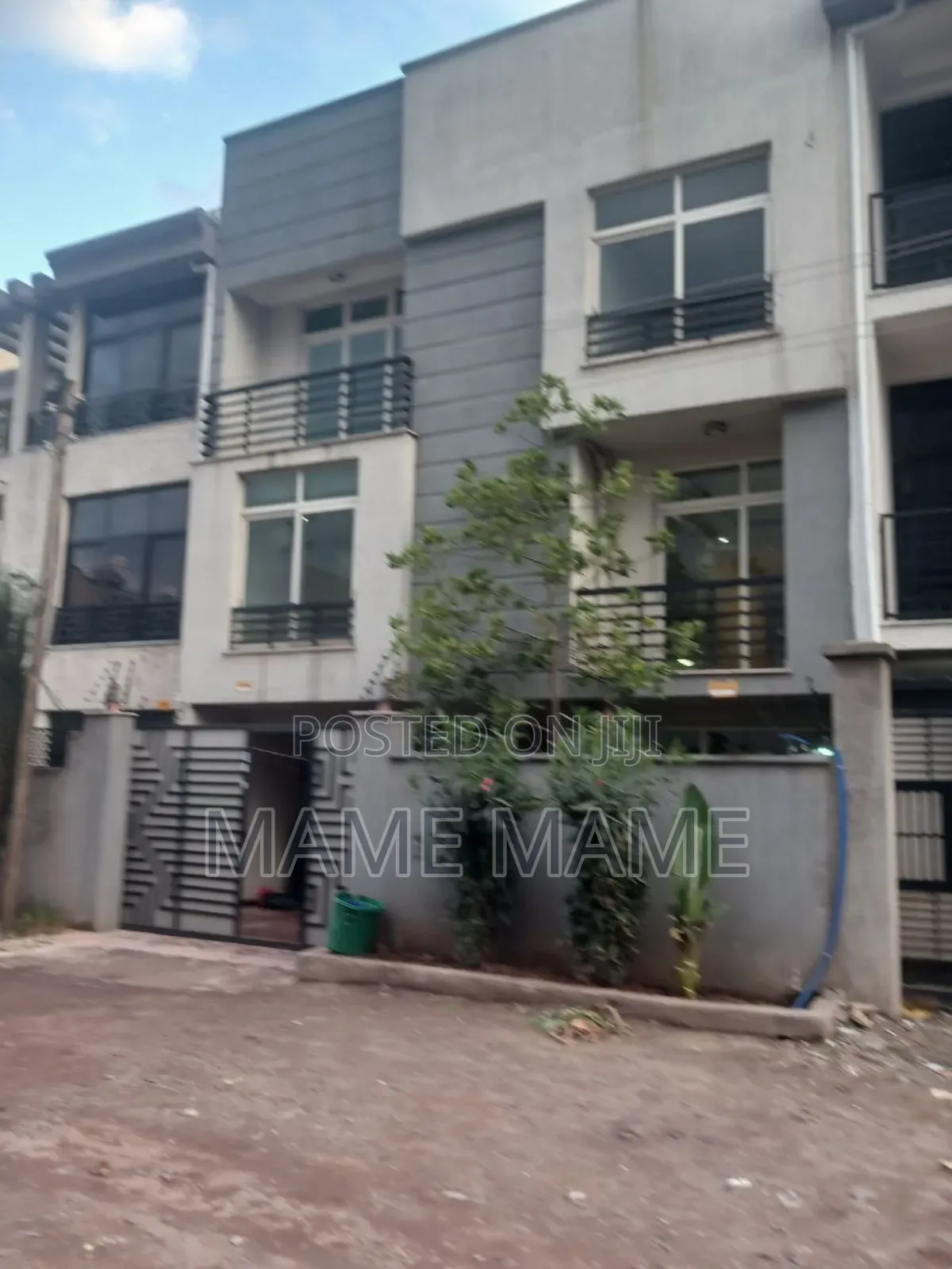 5bdrm House in Addis Abeba, Bole for sale