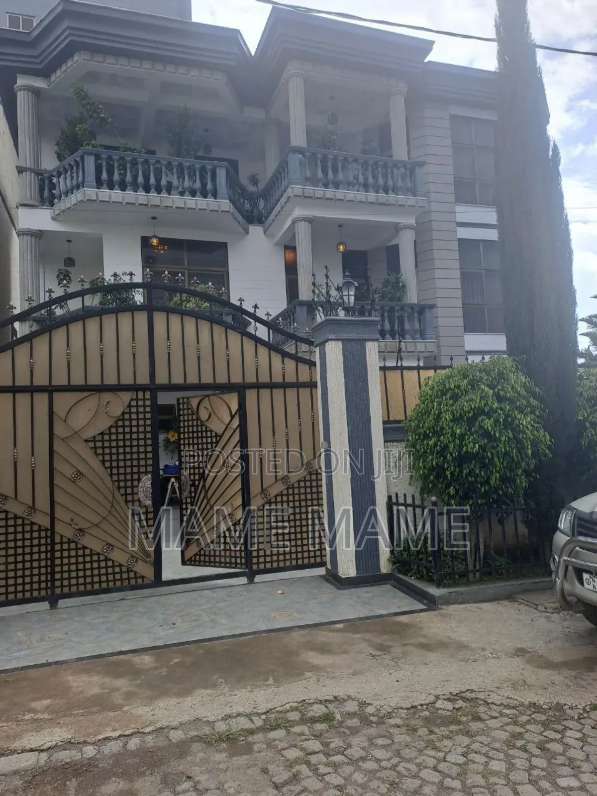 7bdrm House in Addis Abeba, Bole for sale