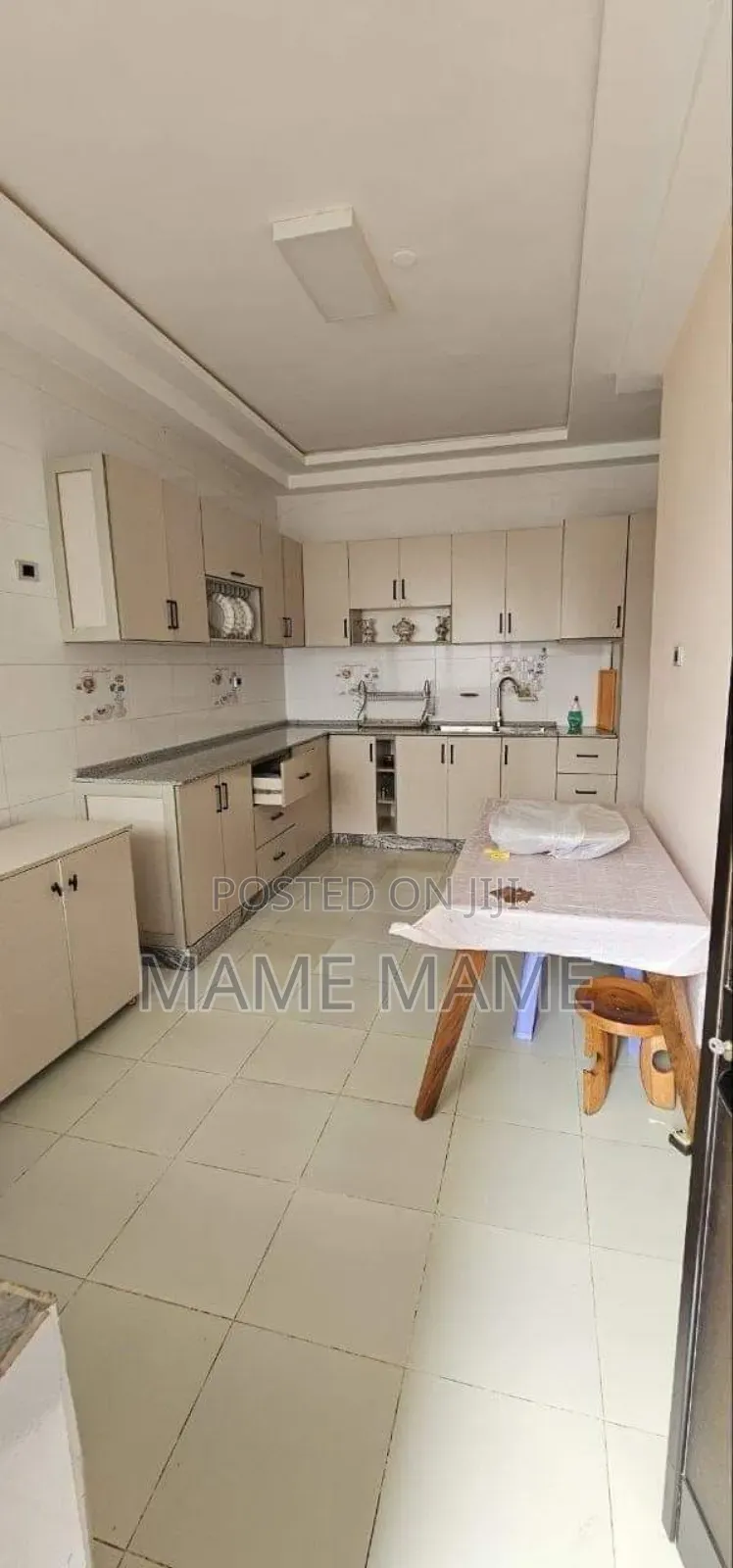 8bdrm House in Addis Abeba, Bole for sale