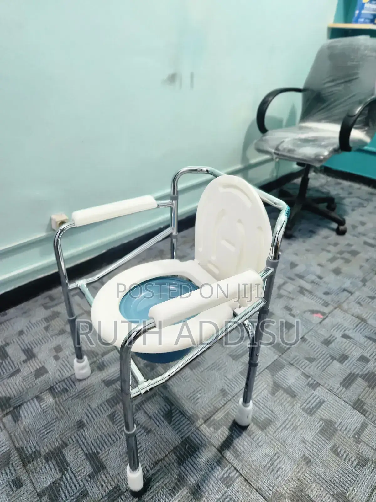 Adjustable Height Commode Chair胺在commode Chair墳不commode New
