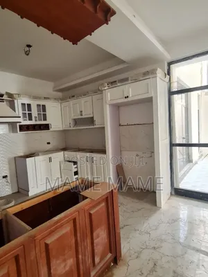 7bdrm House in Addis Abeba, Bole for sale