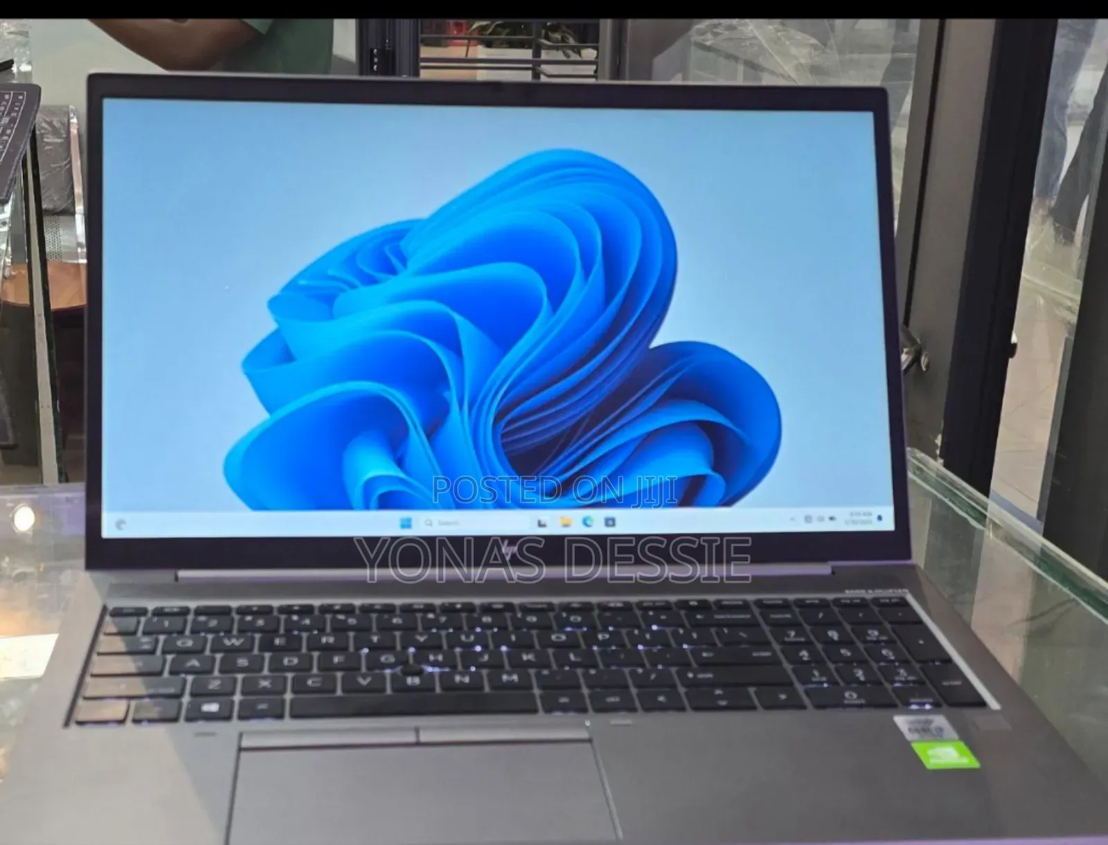 New Laptop HP ZBook Firefly 15 G7 16GB Intel Core i7 SSD 1T