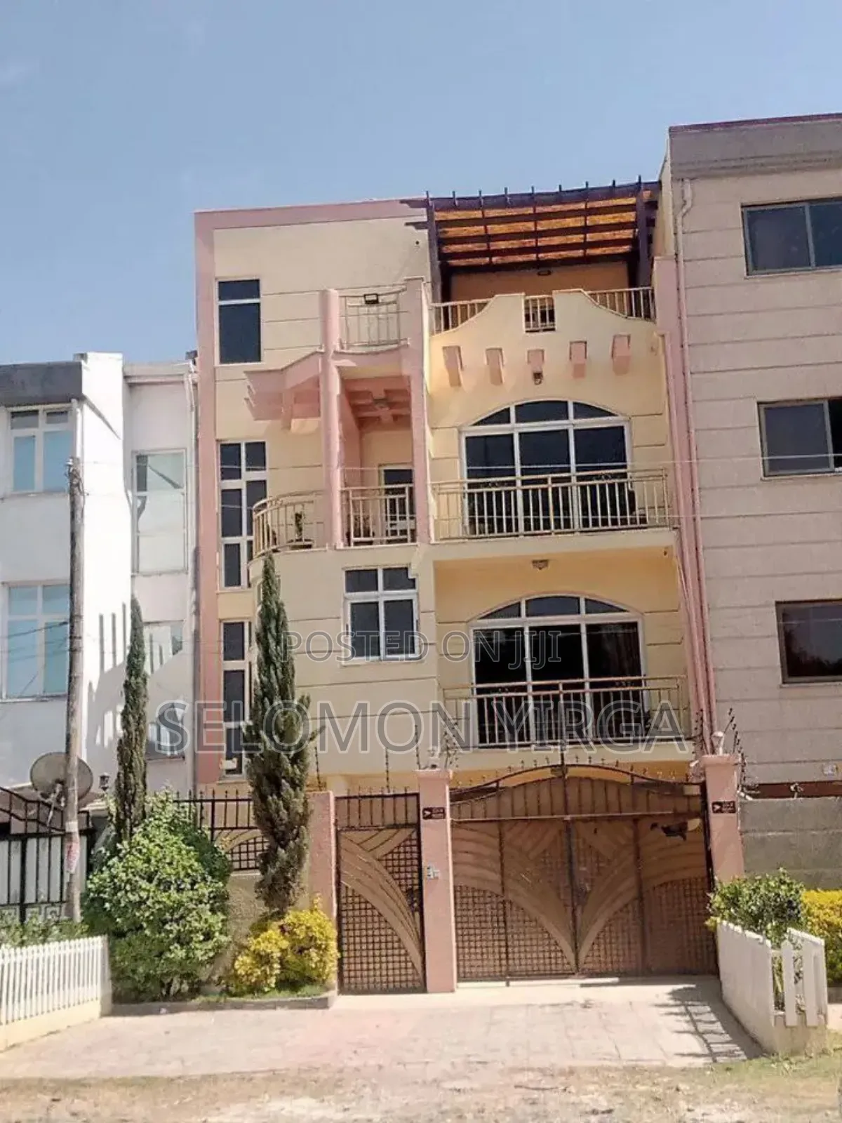 5bdrm House in Adis Ababa, Bole for sale