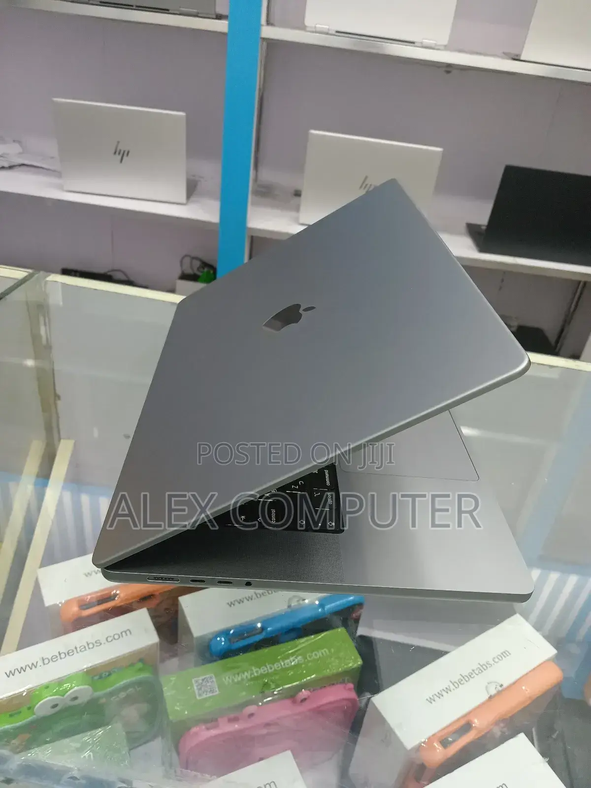 New Laptop Apple MacBook Pro M1 32GB Apple M1 Pro SSD 512GB