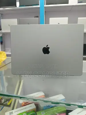 New Laptop Apple MacBook Pro M1 32GB Apple M1 Pro SSD 512GB