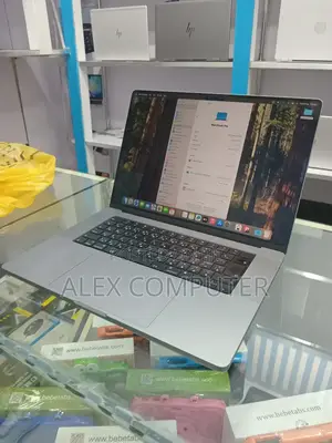 New Laptop Apple MacBook Pro M1 32GB Apple M1 Pro SSD 512GB