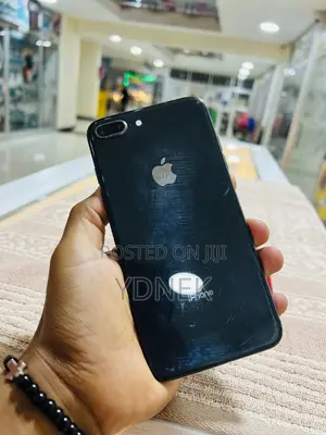 Photo - Apple iPhone 8 Plus 64 GB Black