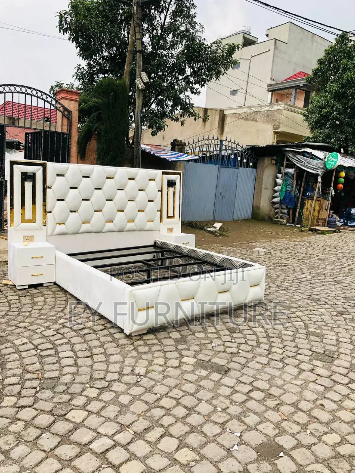 የሚሸጥ አልጋ 1:50