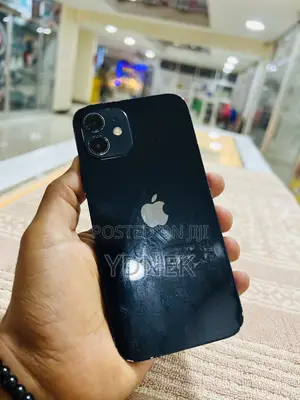 Photo - Apple iPhone 12 128 GB Black