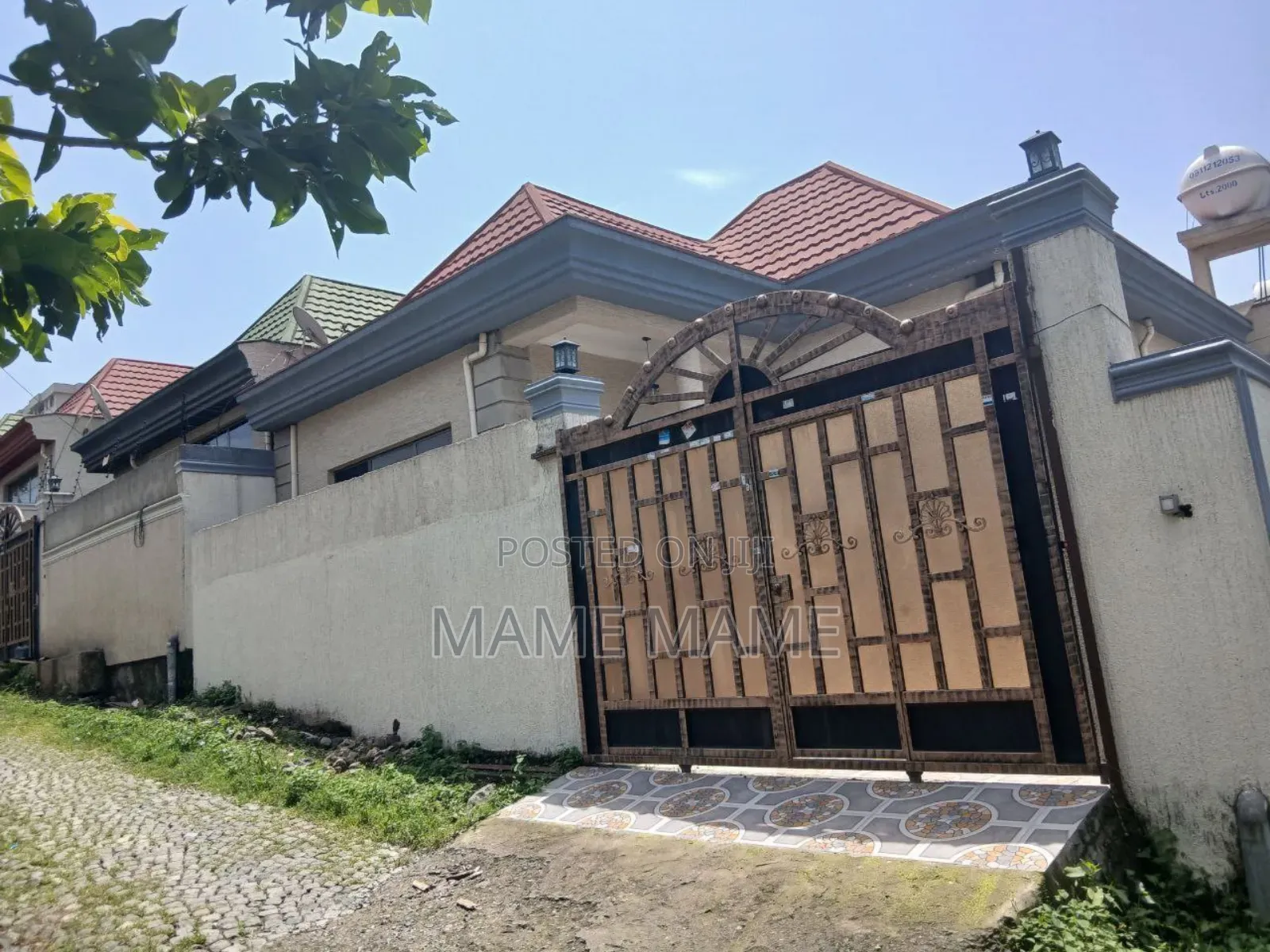 5bdrm Villa in Addis Abeba, Bole for sale