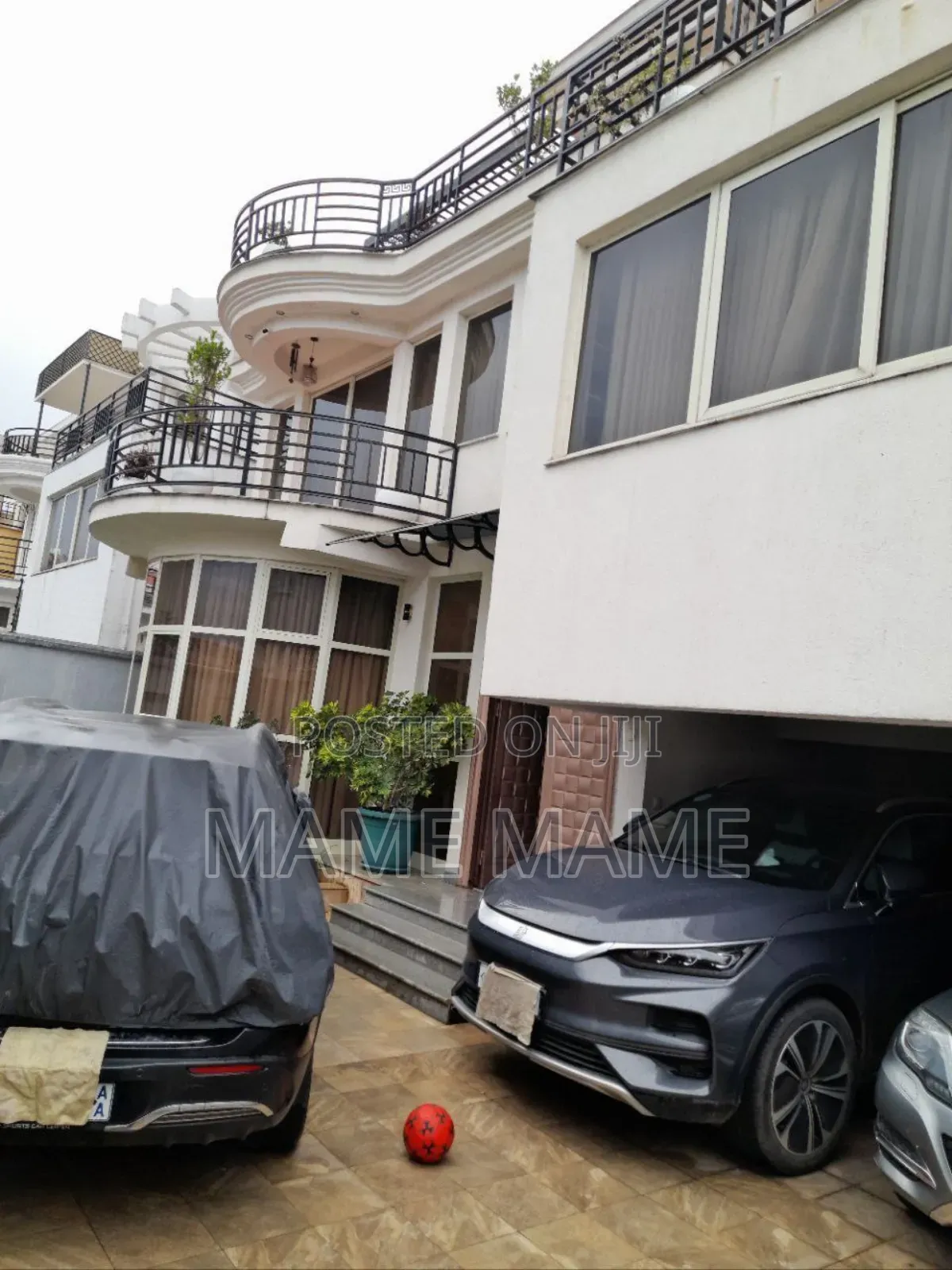 8bdrm House in Addis Abeba, Bole for sale