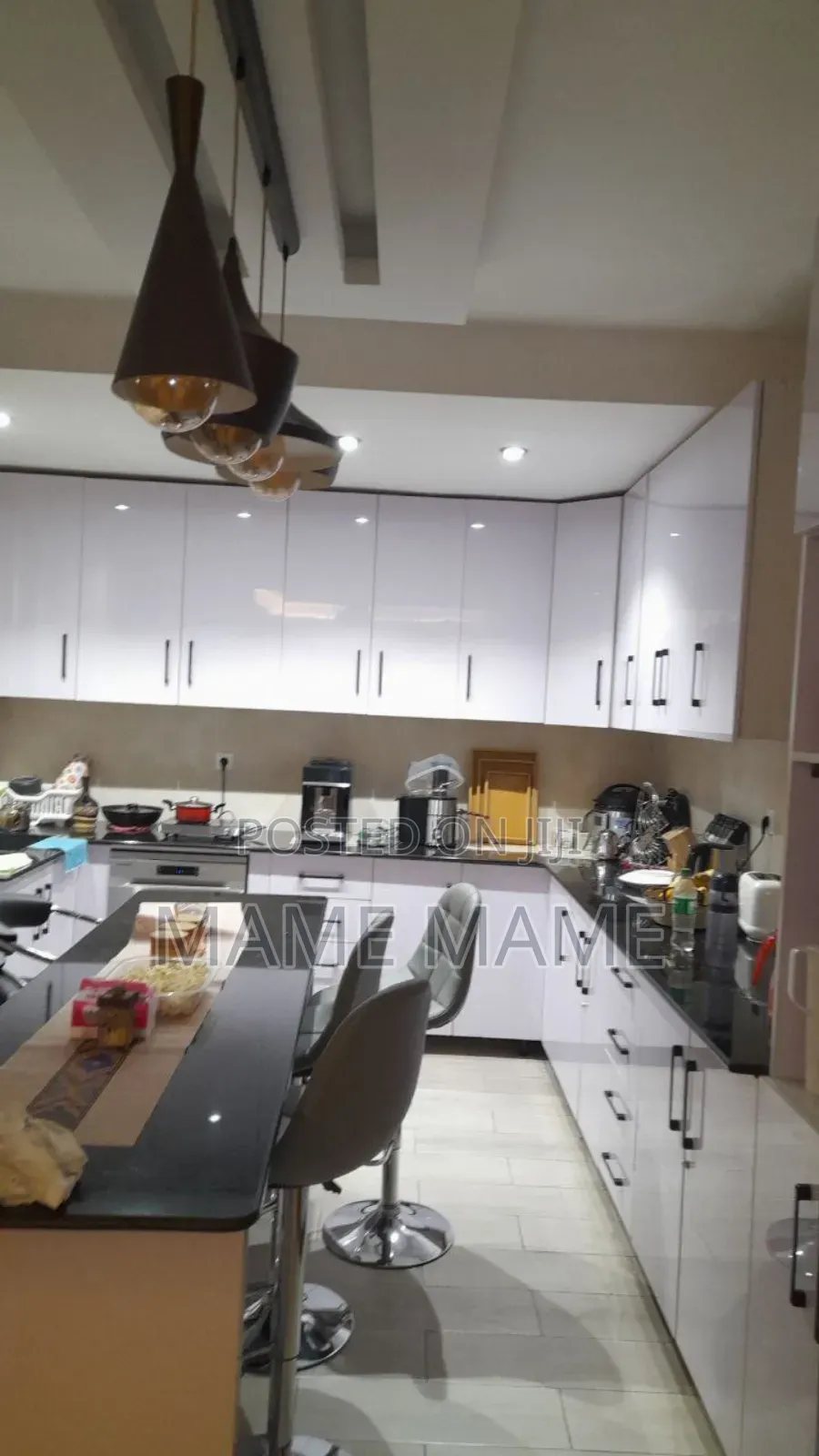 8bdrm House in Addis Abeba, Bole for sale