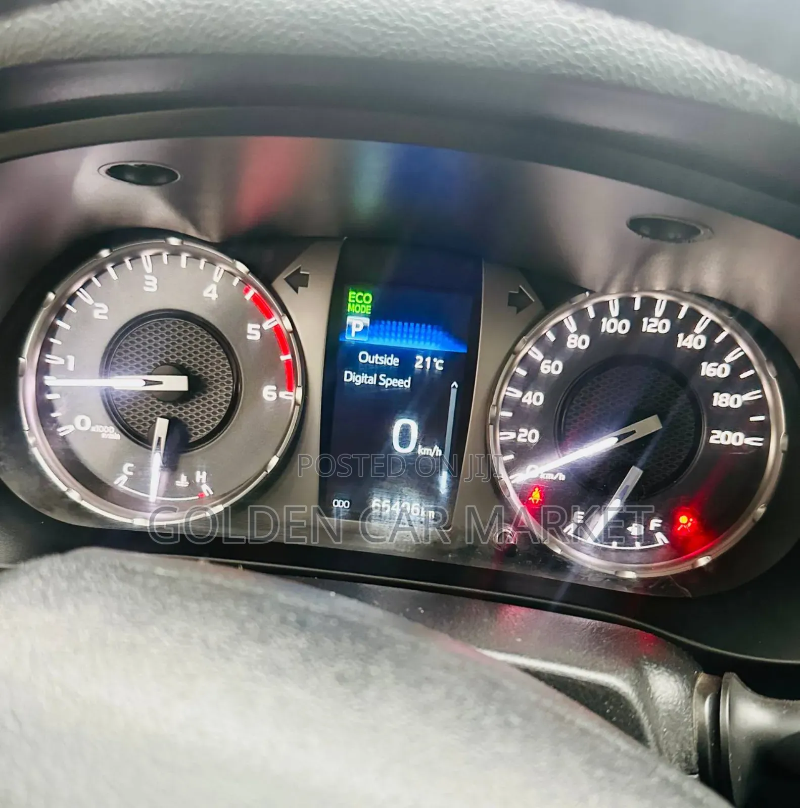 Toyota Hilux 2021 White