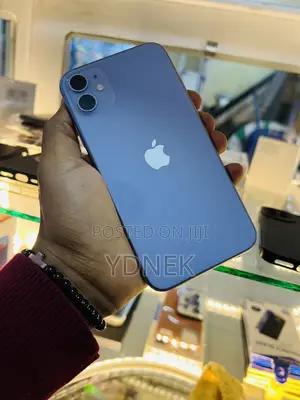 Photo - Apple iPhone 11 64 GB Purple