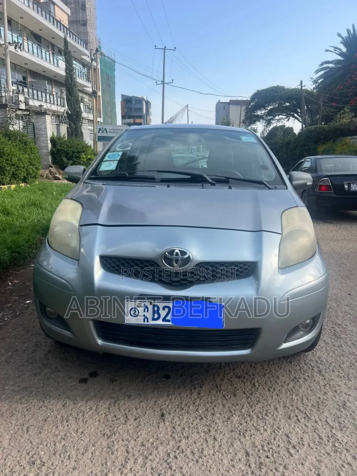 Toyota Vitz 1.0 FWD 5dr 2010 Gray