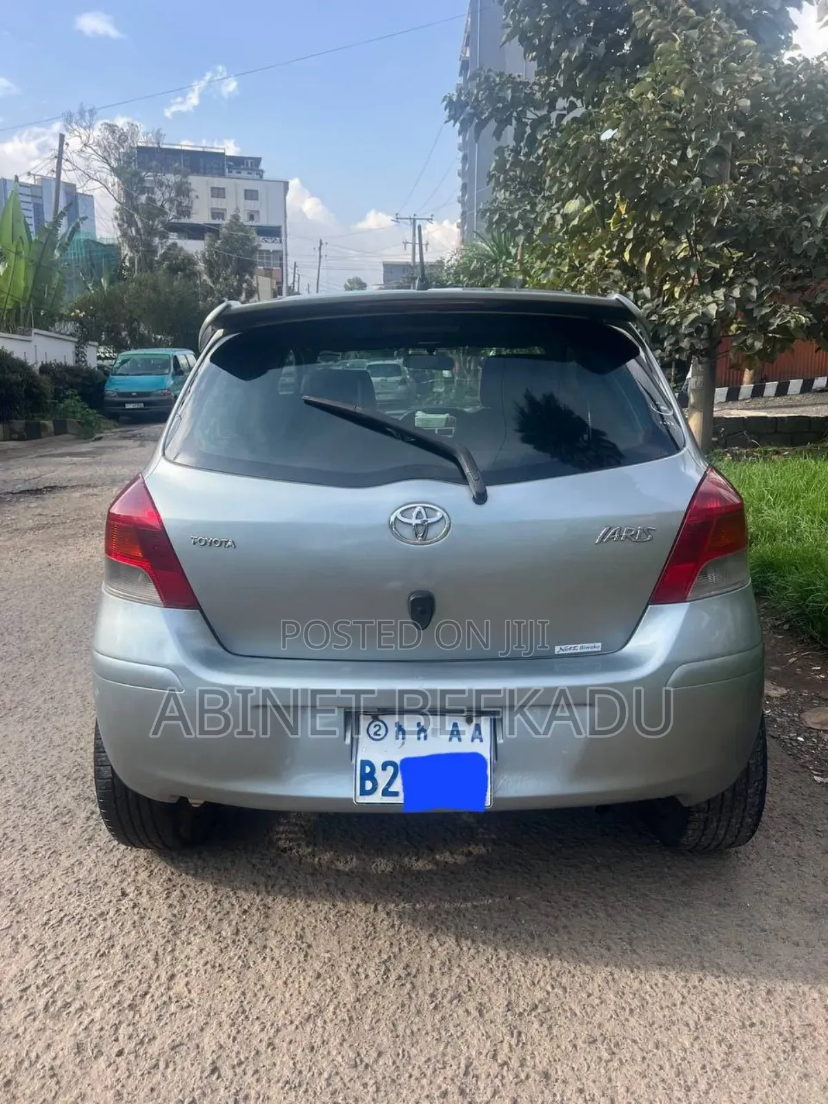 Toyota Vitz 1.0 FWD 5dr 2010 Gray