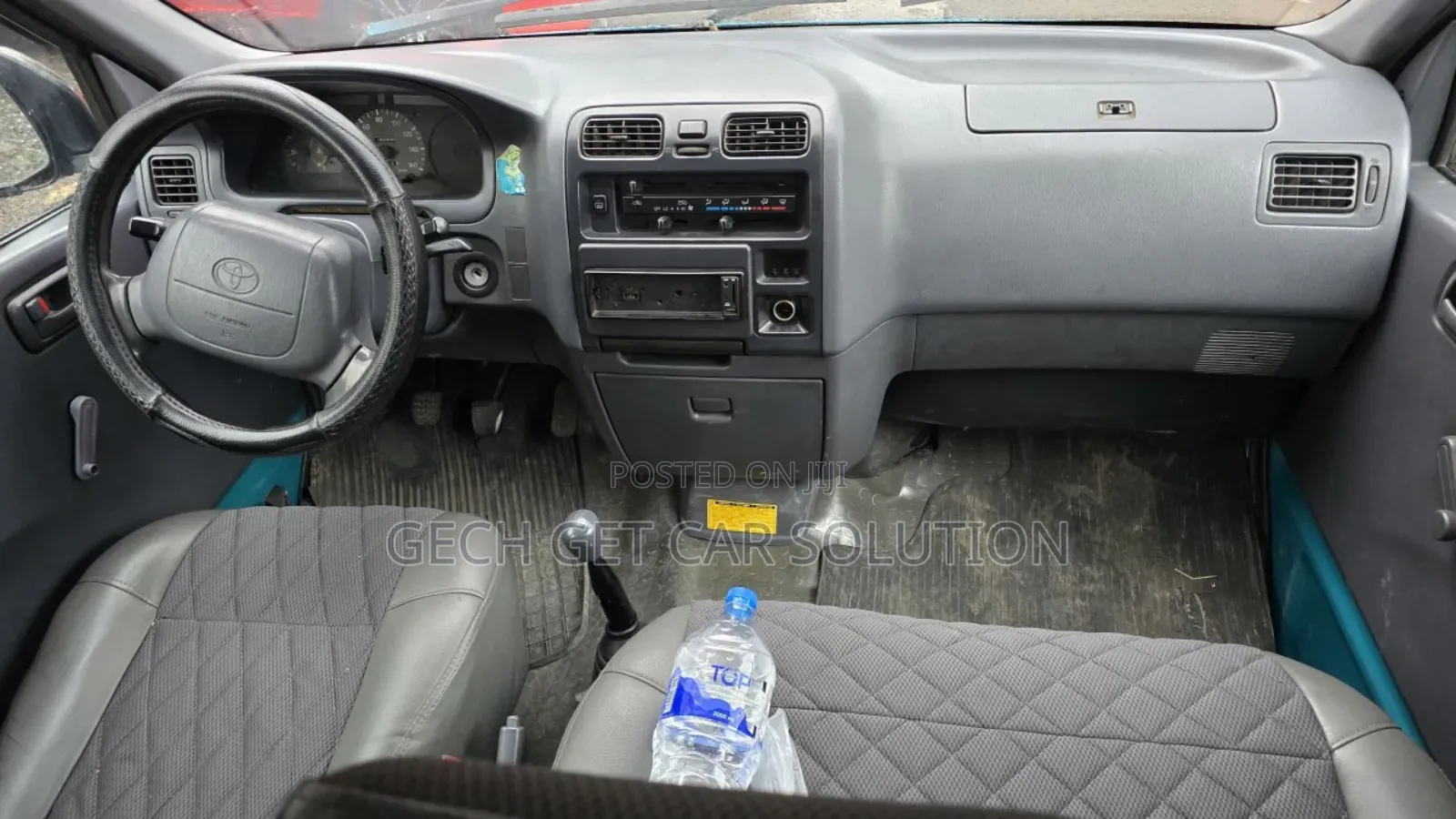 Toyota HiAce 2000 Blue