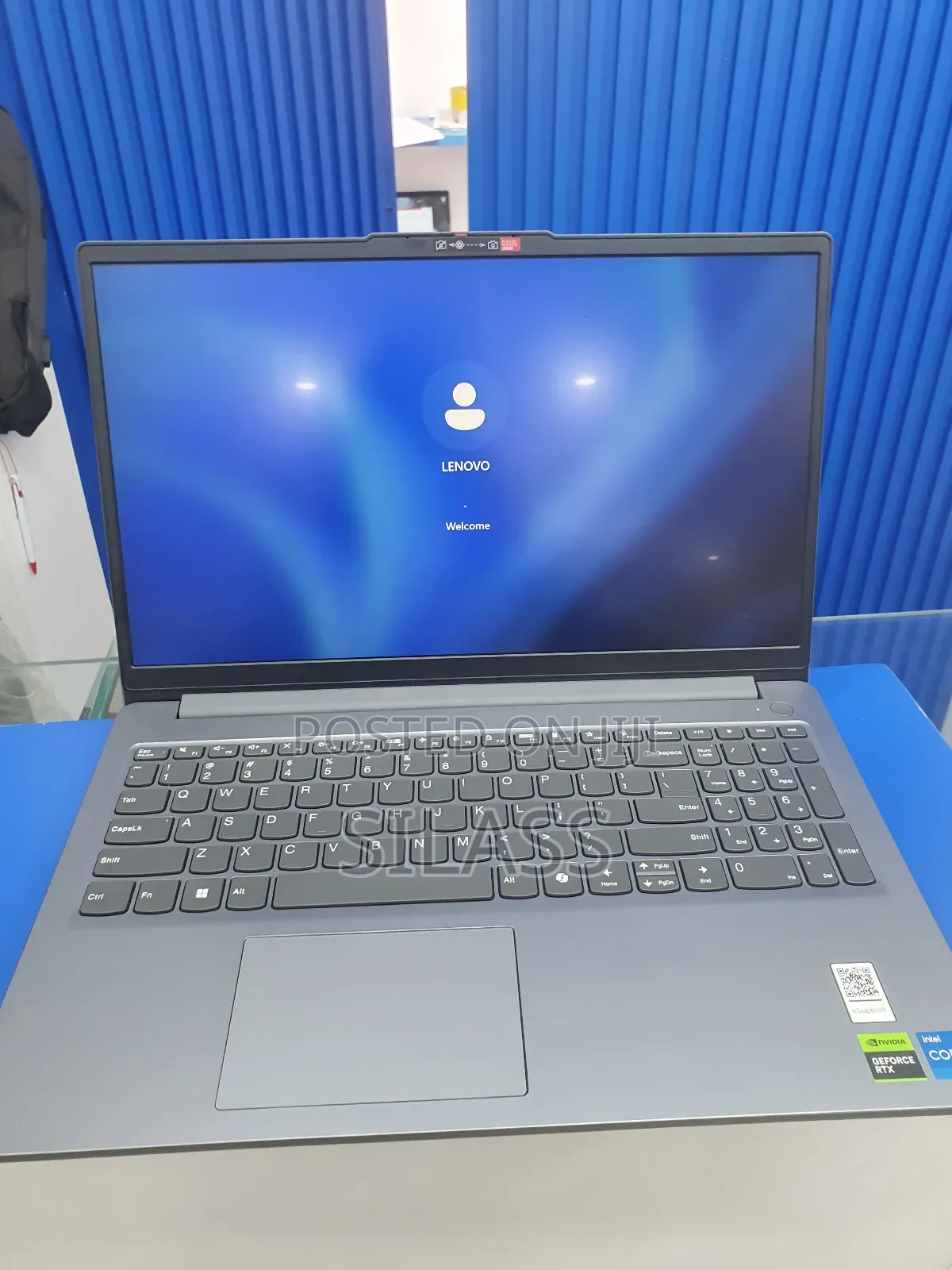 New Laptop Lenovo LOQ 15IRH8 12GB Intel Core I5 SSD 512GB