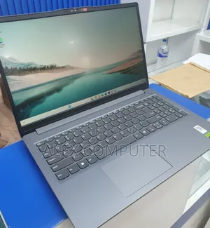 New Laptop Lenovo LOQ 15ARP9 16GB Intel Core I5 SSD 512GB