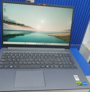 New Laptop Lenovo LOQ 15ARP9 16GB Intel Core I5 SSD 512GB
