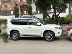 Toyota Land Cruiser 2019 White