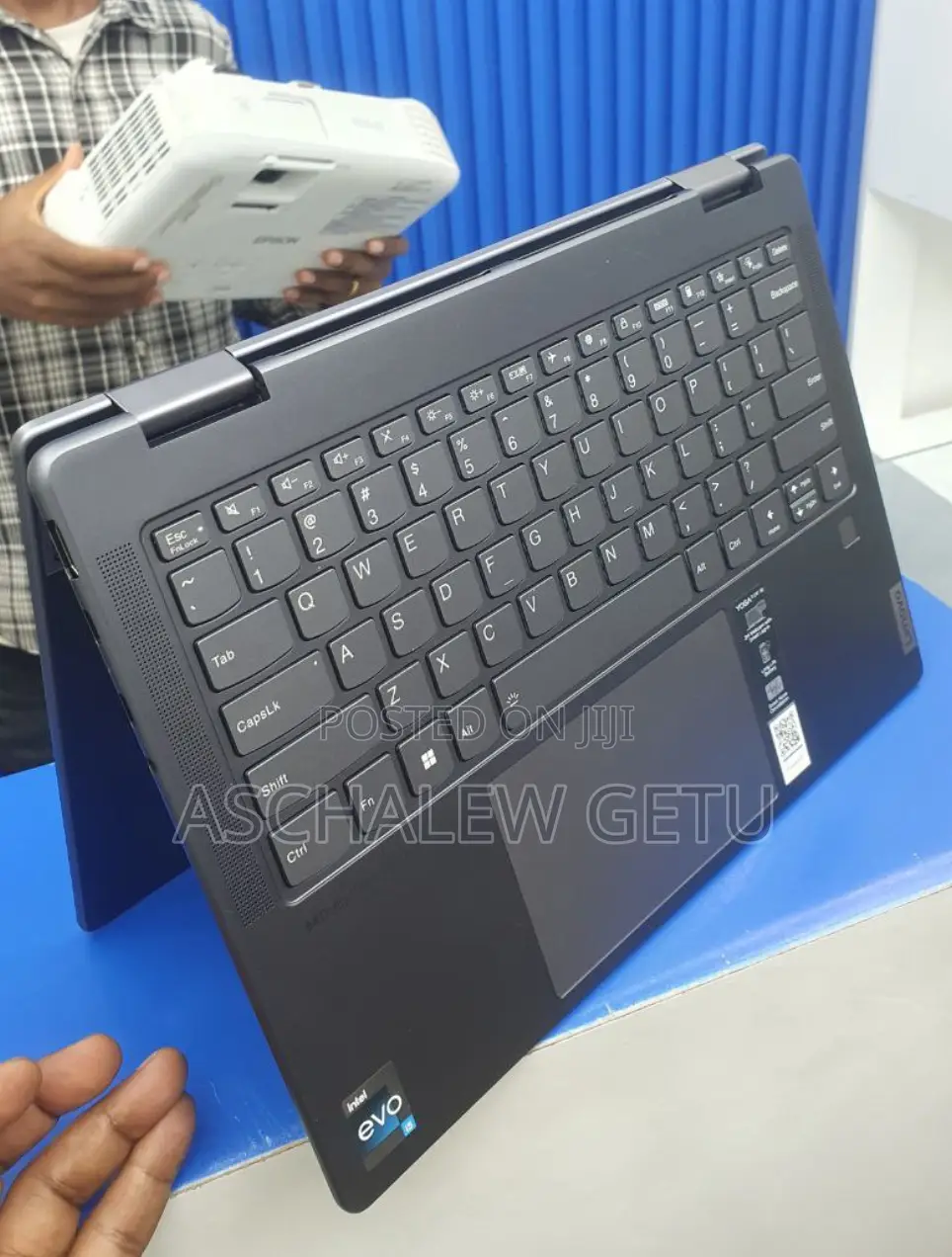 New Laptop Lenovo Yoga 7i 16GB Intel Core I7 SSD 512GB