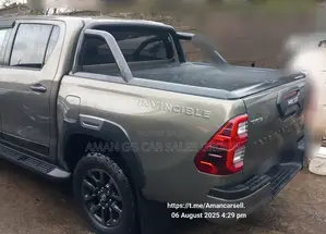 Toyota Hilux 2022 Gray
