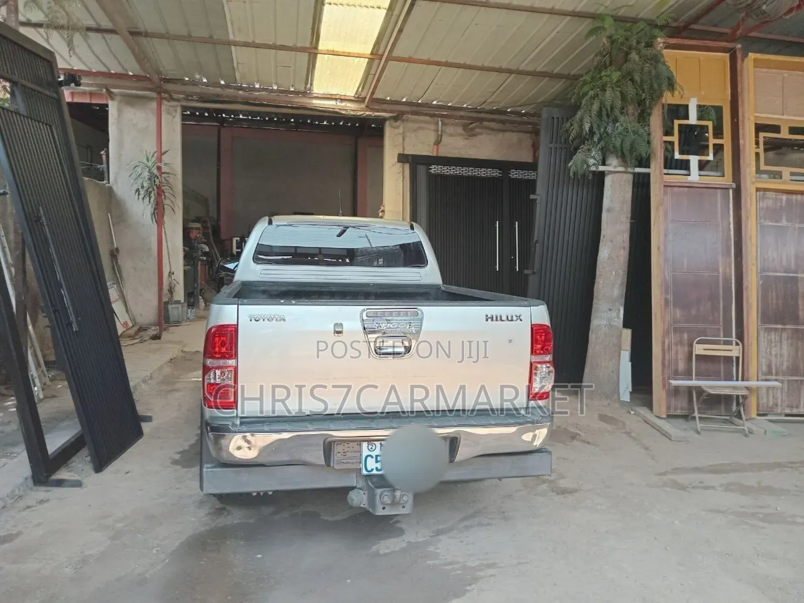 Toyota Hilux 2.5 D-4D 4X4 SRX 2012 Silver