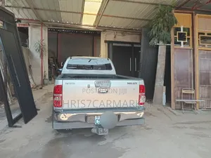 Toyota Hilux 2.5 D-4D 4X4 SRX 2012 Silver