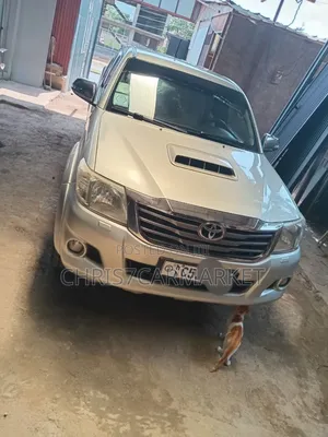 Photo - Toyota Hilux 2.5 D-4D 4X4 SRX 2012 Silver