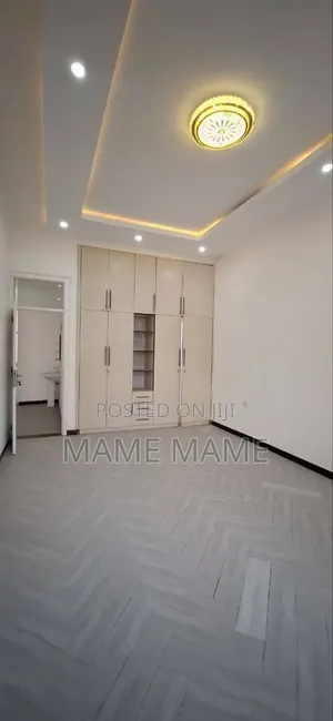 5bdrm Villa in Addis Abeba, Bole for sale
