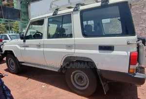 Toyota Land Cruiser 4.6 V8 EXR 2018 White