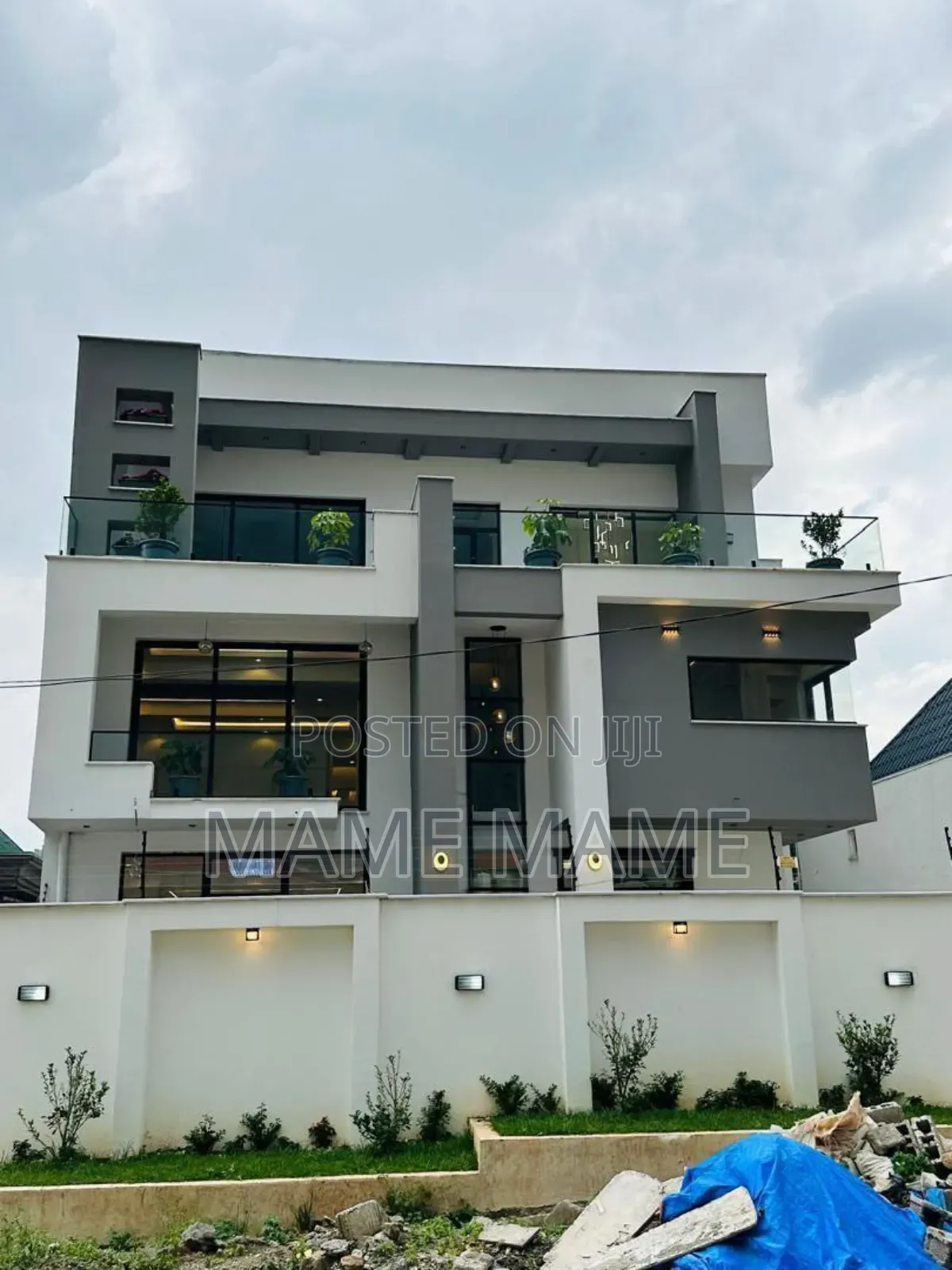 8bdrm House in Addis Abeba, Bole for sale