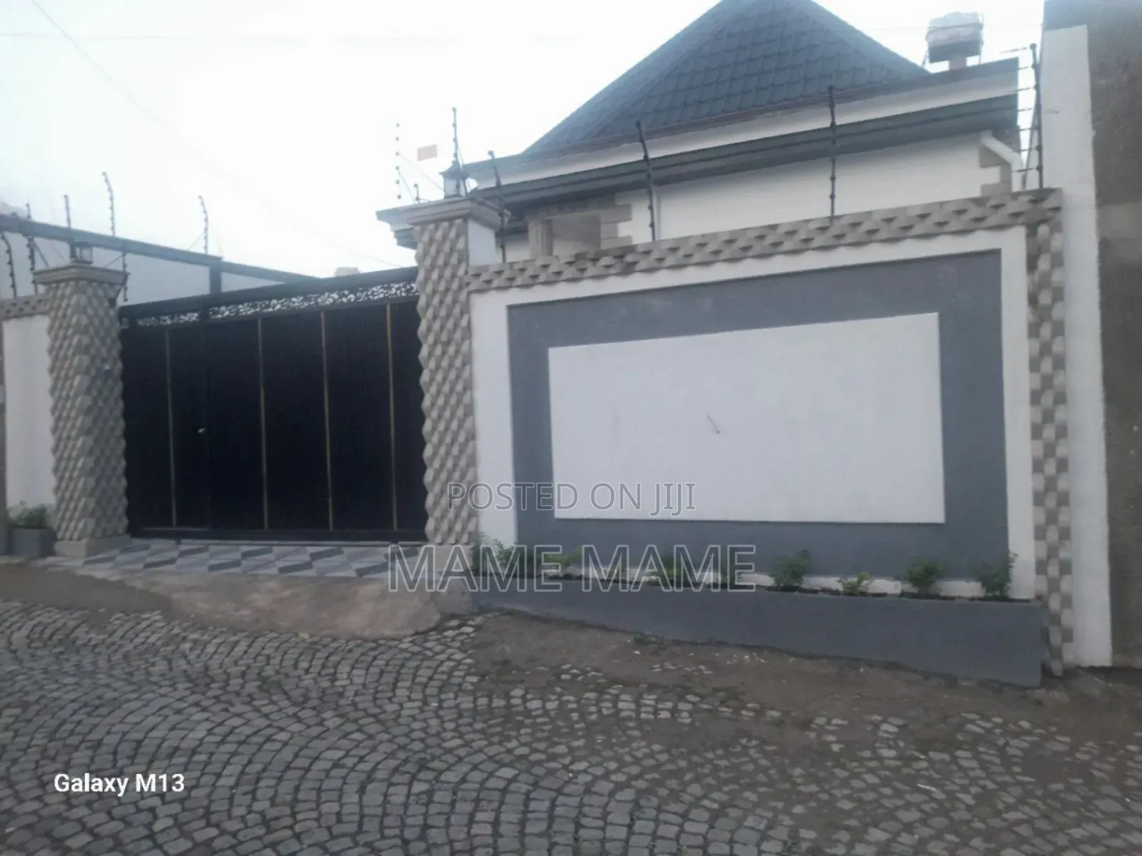 5bdrm Villa in Addis Abeba, Bole for sale