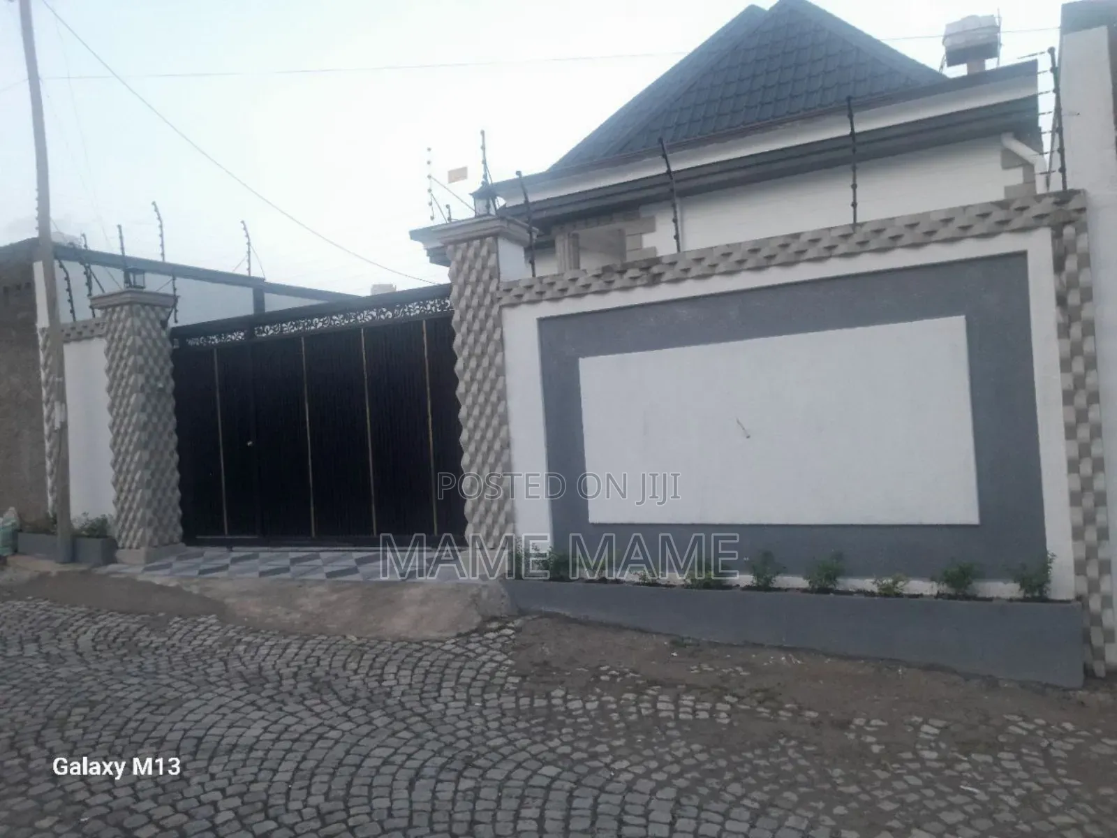 5bdrm Villa in Addis Abeba, Bole for sale